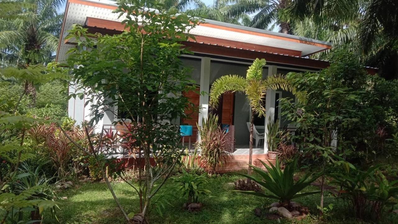 Mada Lanta Mai Keaw Hotel Koh Lanta Exterior photo